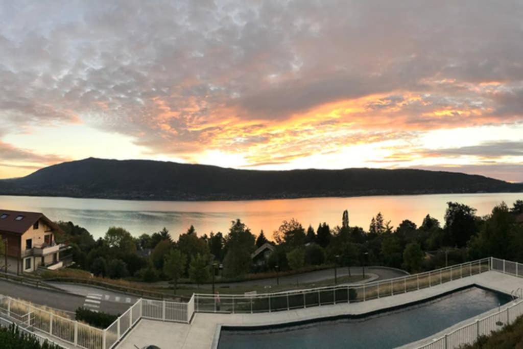 ROC&LAC - Terrasse vue lac, piscine, parking Veyrier-du-Lac Extérieur photo